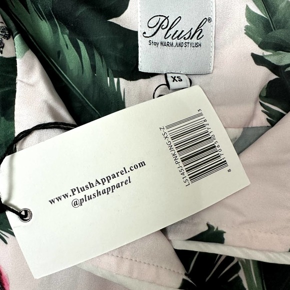 NEW Revolve Plush Apparel Tropical Pink Jungle Silky Pajama PJs Set Shorts XS - Picture 10 of 11